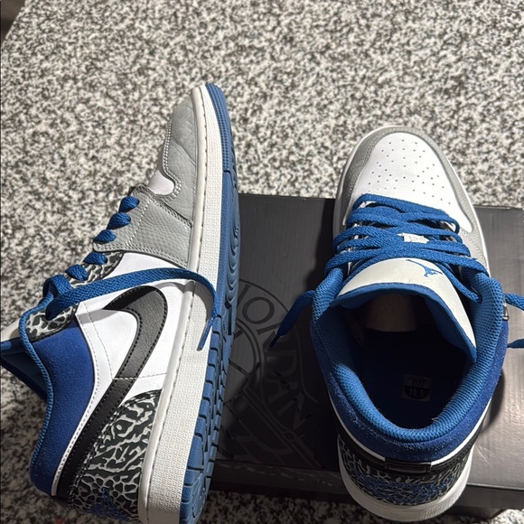 Nike Air Jordan 1s Men's Shoes - Blue and Grey - Picture 7 of 10